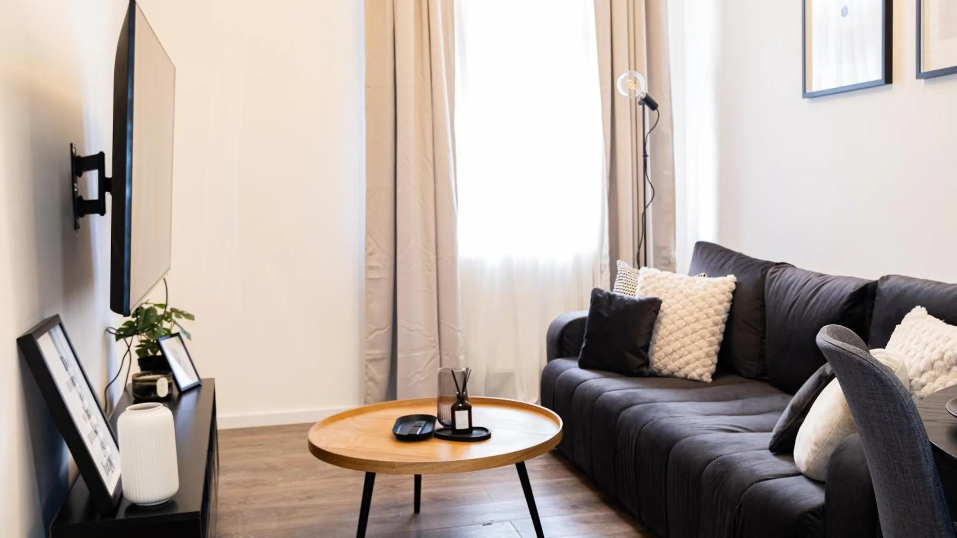 5 Min National Muzeum Modern Black Rose Apartment Praga 0*,